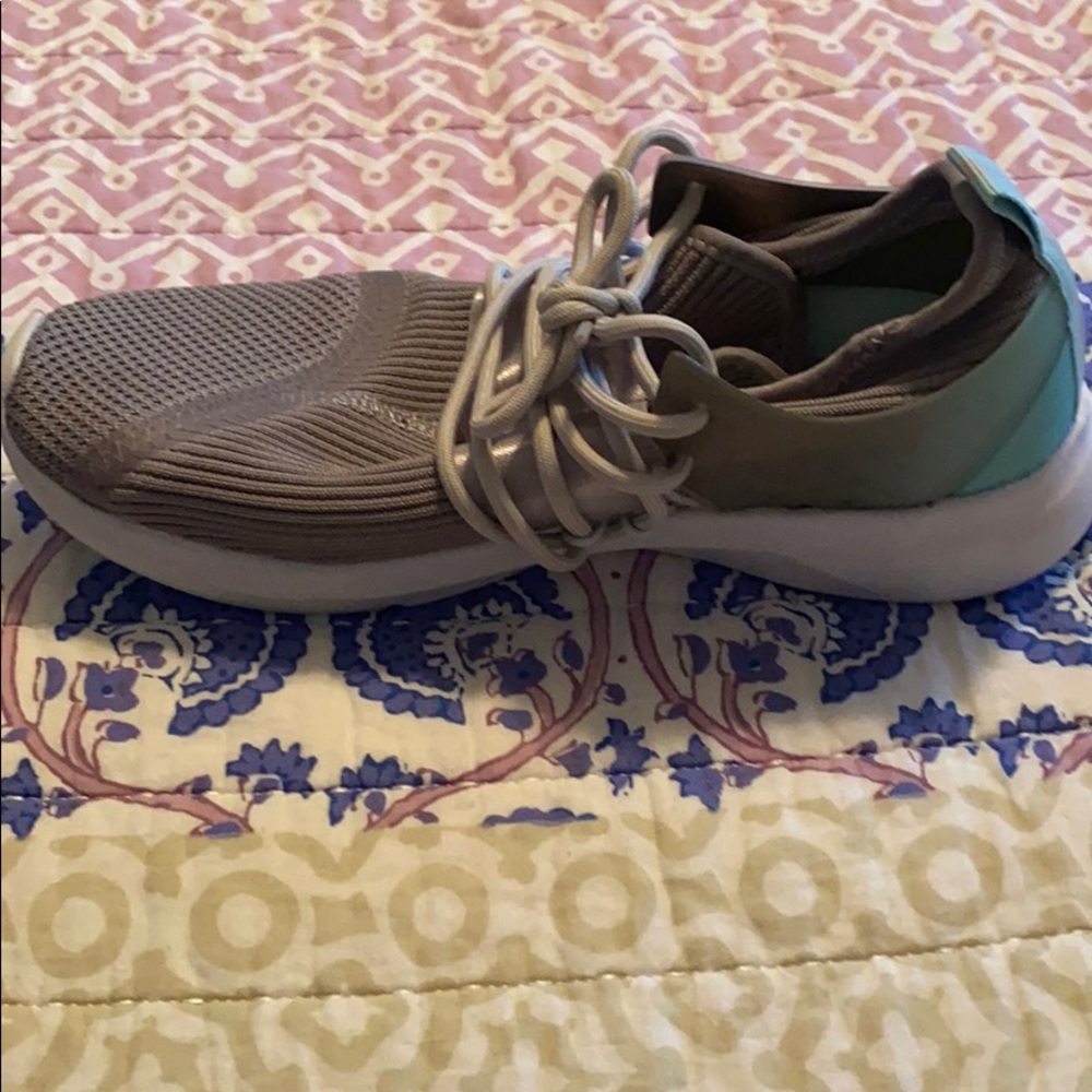 Never worn fabletics shoes